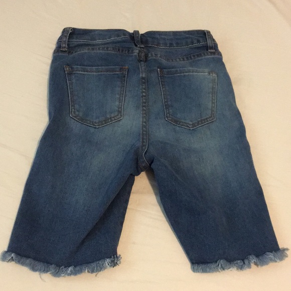 Dark wash Bermuda shorts - Picture 2 of 2